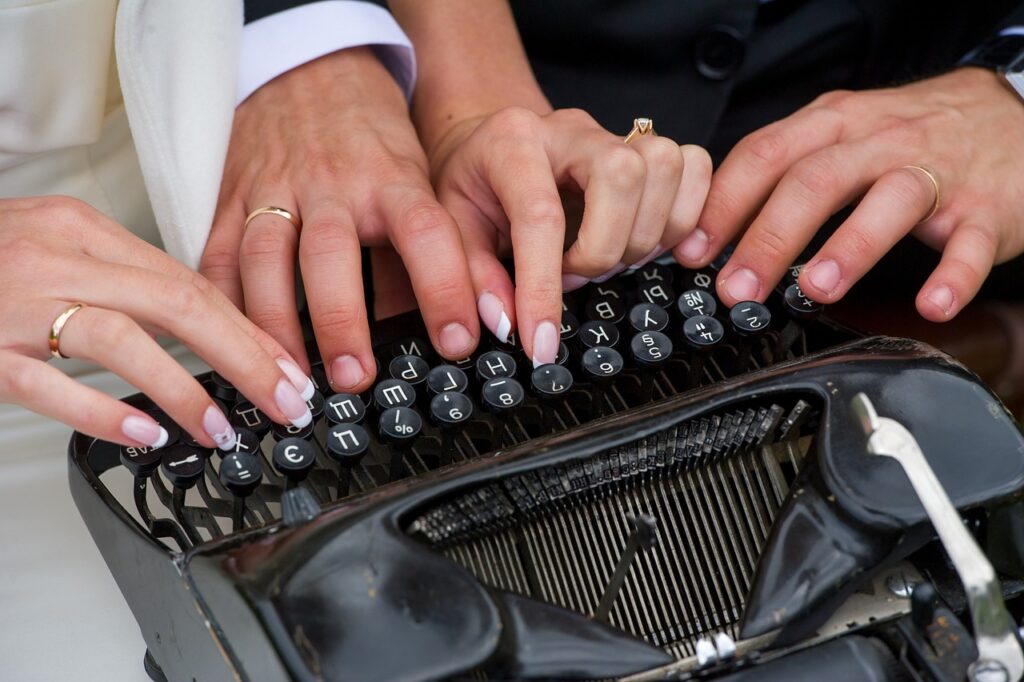 manicure, fingers, typewriter-1786315.jpg